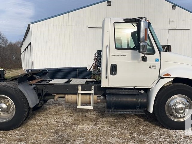 international-durastar-4300-image-3