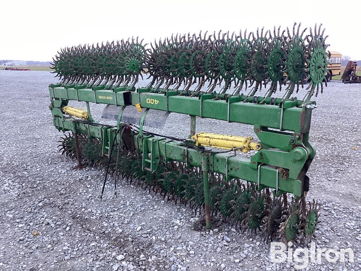 400-john-deere-400-image-1