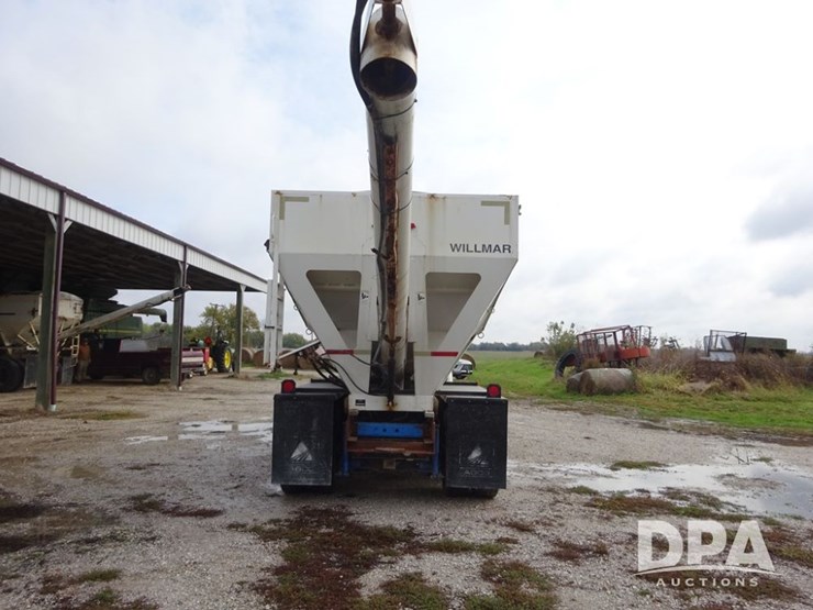 2003-international-8100-image-23