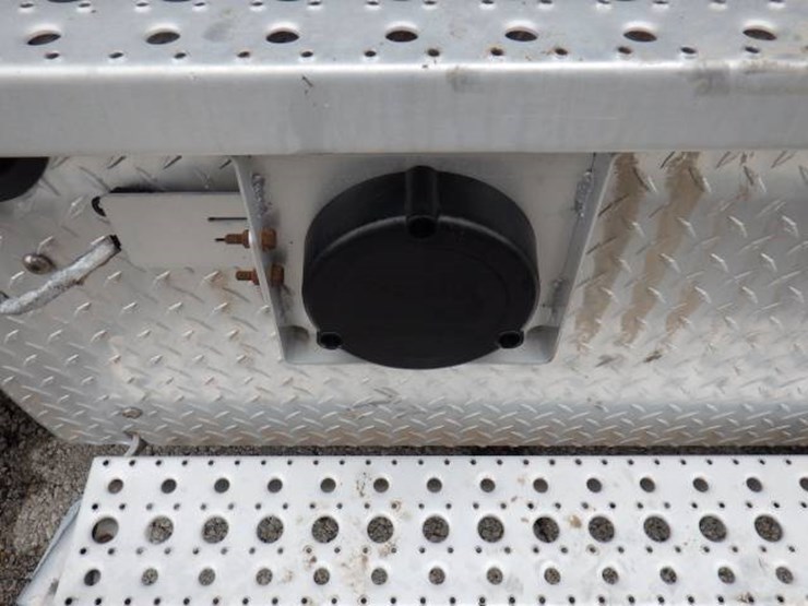 freightliner-cascadia-126-image-4