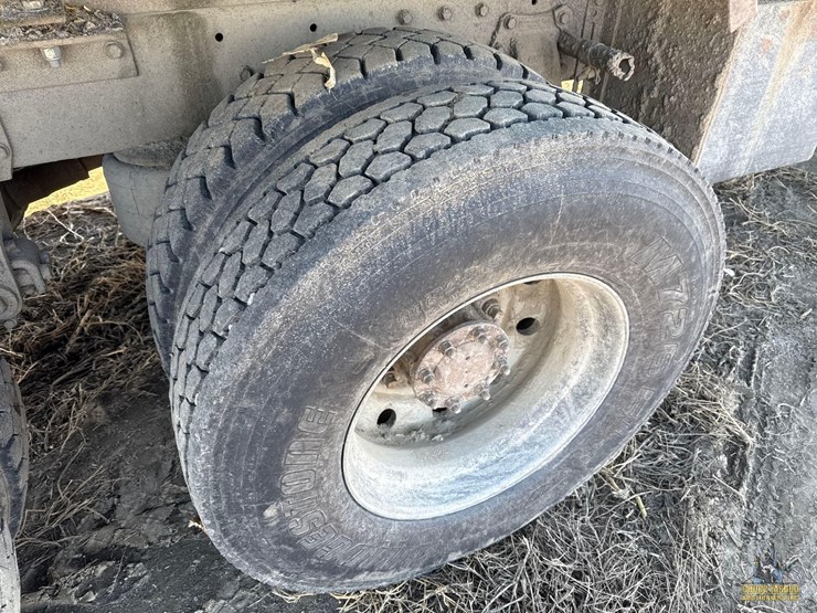 1988-peterbilt-377-image-13