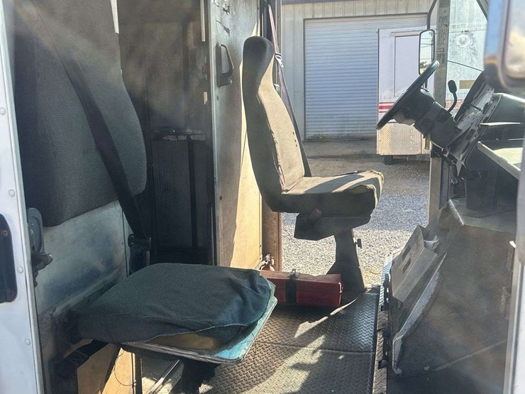 2007-ford-e350-image-8