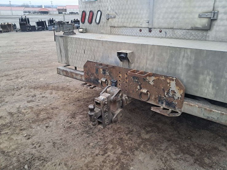 2009-ford-f750-image-13