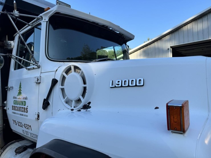 ford-l9000-image-12