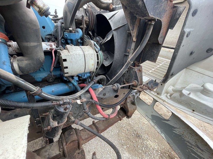 international-4900-image-86