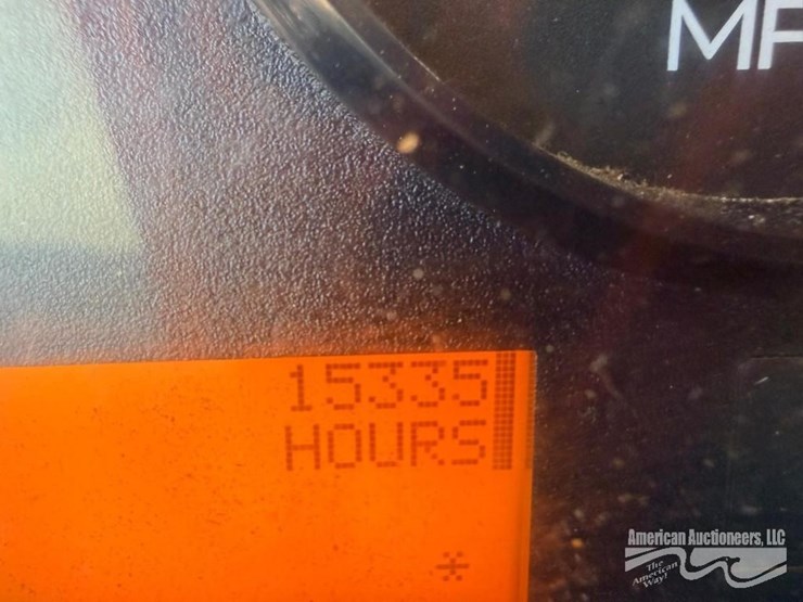 2010-international-7300-image-10