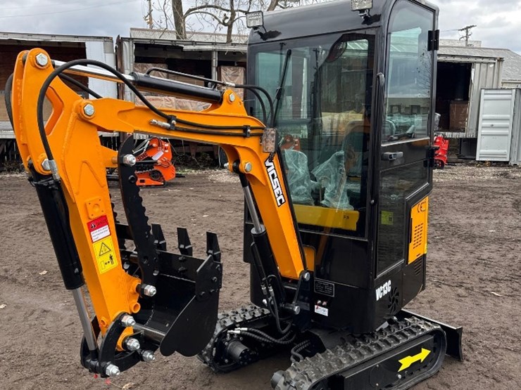 new-vicsec-co-full-cab-mini-excavator-model-vc13c-image-3