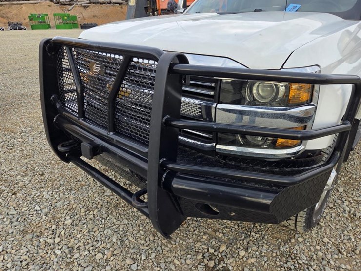 2015-chevrolet-silverado-2500hd-image-10