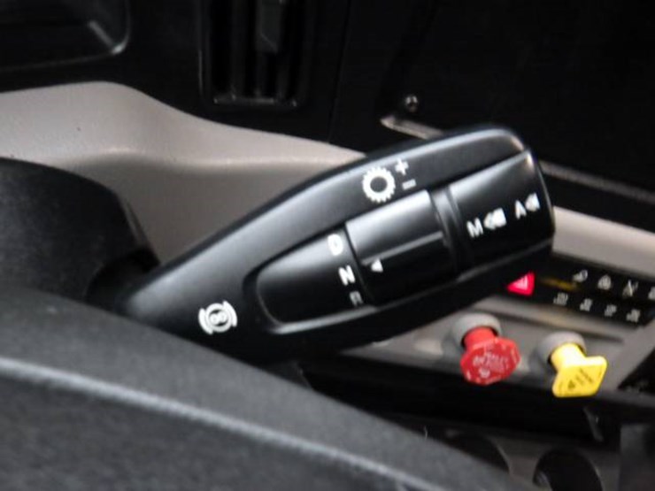 freightliner-cascadia-126-image-24