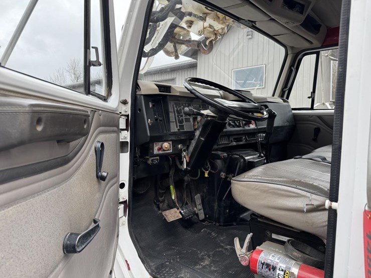 2001-international-4900-image-58