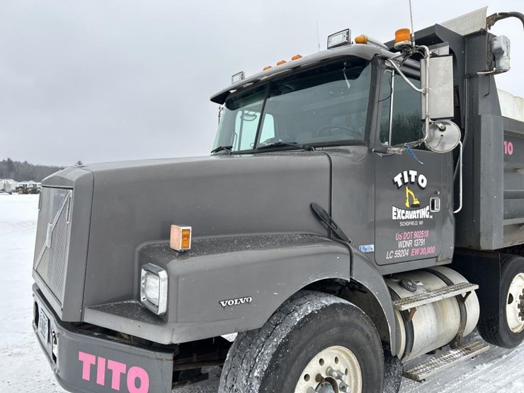 #1042-•-2000-volvo-quad-axle-dump-truck-image-19