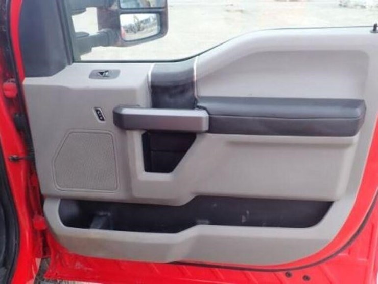 ford-f350-xlt-image-43