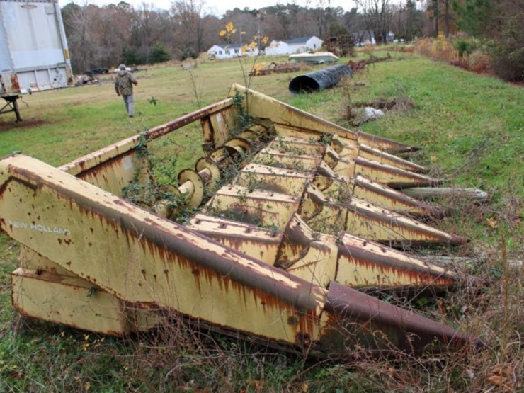 new-holland-6-row-corn-header-rusted-rough-condition-image-5