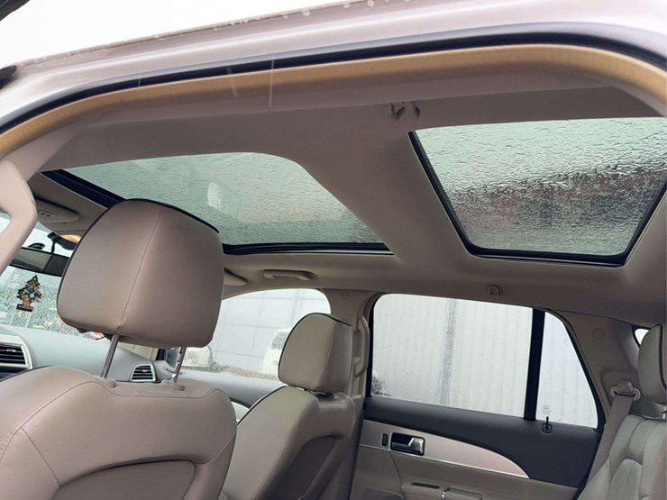 2012-lincoln-mkx-image-40