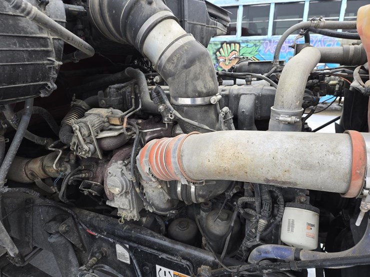 2017-peterbilt-579-image-56