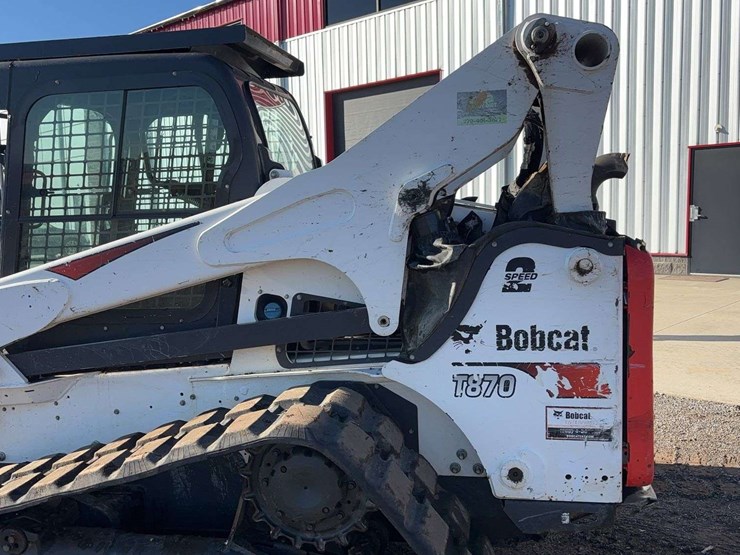 2021-bobcat-t870-image-21