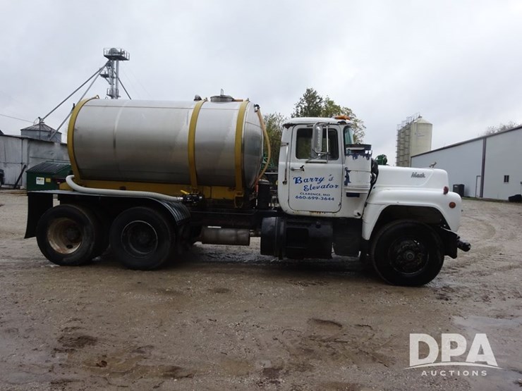 mack-r686st-image-16