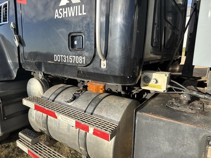 #1463-•-2007-mack-quad-axle-dump-truck-image-14