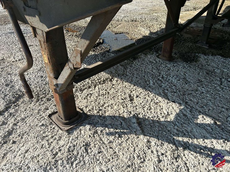 2015-stoughton-28-ft-x-102-in-image-12