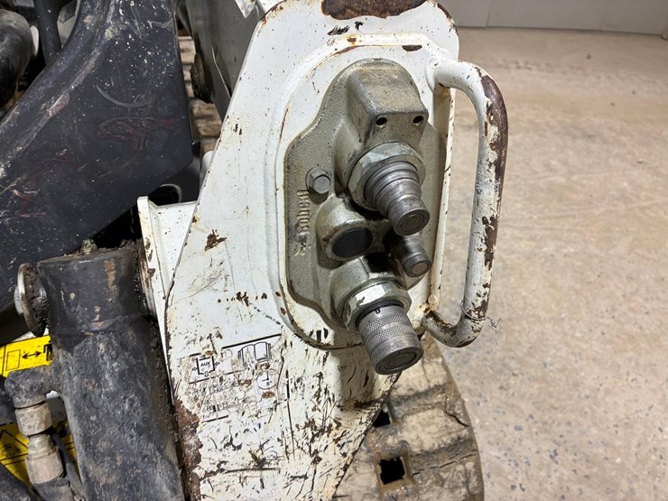 2022-bobcat-t550-image-11