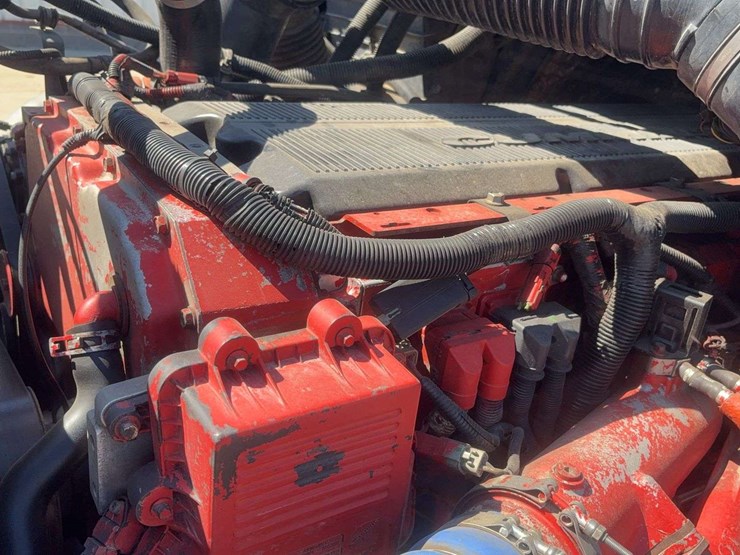 2010-international-lf517-lone-star-dump-truck-image-34