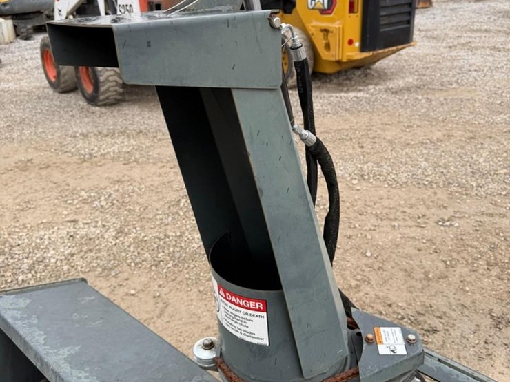 bobcat-sb200-74”-skid-steer-snowblower-image-11
