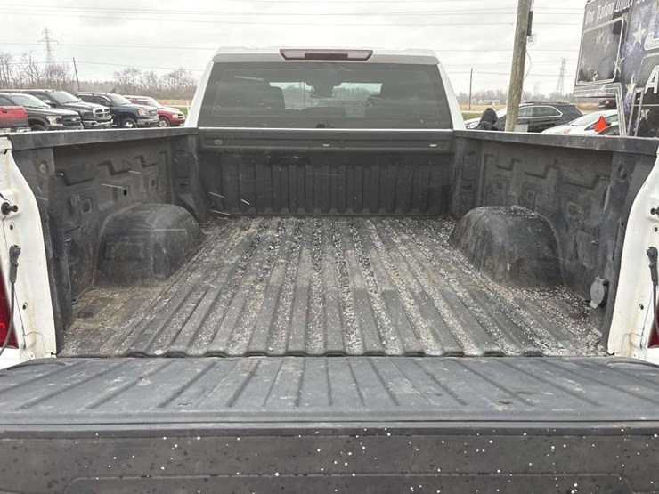 2024-chevrolet-1500-image-16