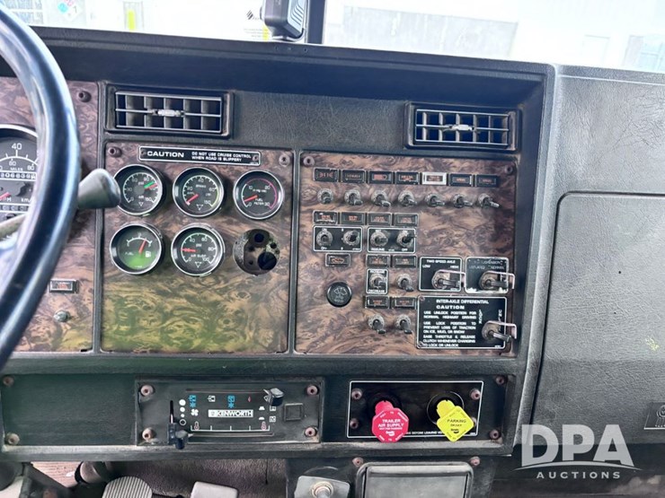 1995-kenworth-t800-image-92