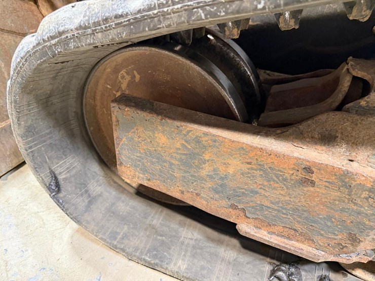 2022-bobcat-t76-image-13