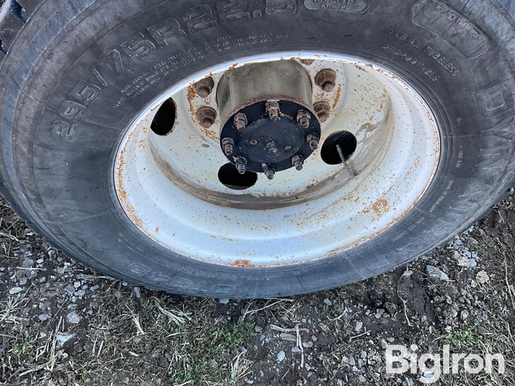 2004-freightliner-columbia-120-image-12