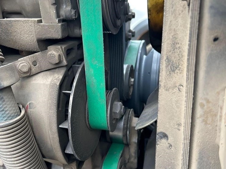 peterbilt-384-image-61