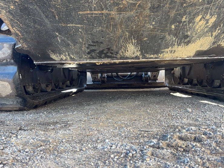 2021-bobcat-t870-image-22