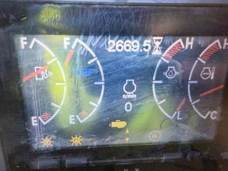 2015-gehl-rs8-42-image-25