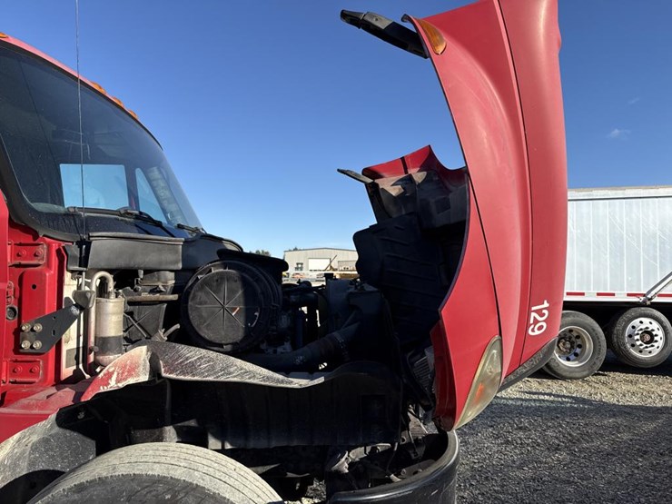 2005-international-durastar-4300-image-54