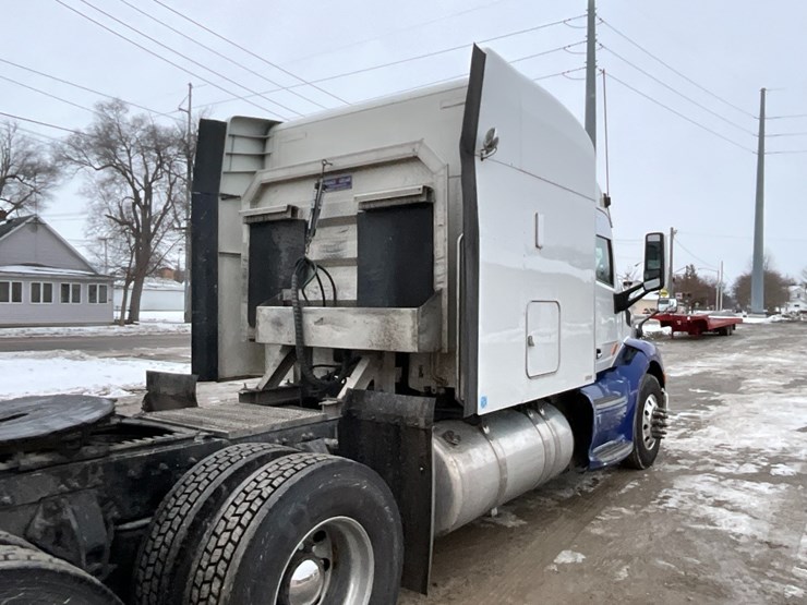2015-peterbilt-579-image-5