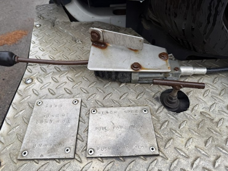 2011-ford-f550-image-13