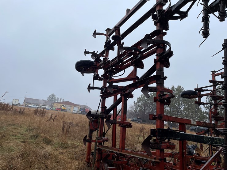 #1170-•-36'-case-1300-field-cultivator-(antigo,-wi)-image-17