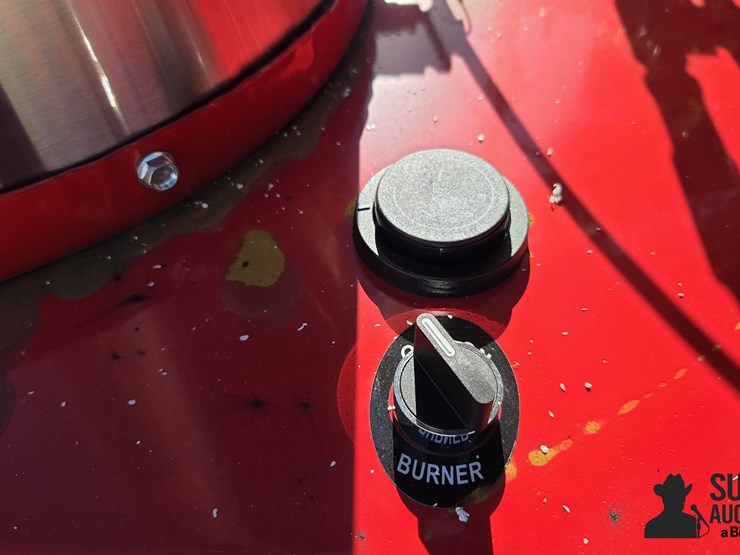 2025-magnum-4000-series-hot-water-pressure-washer-image-13