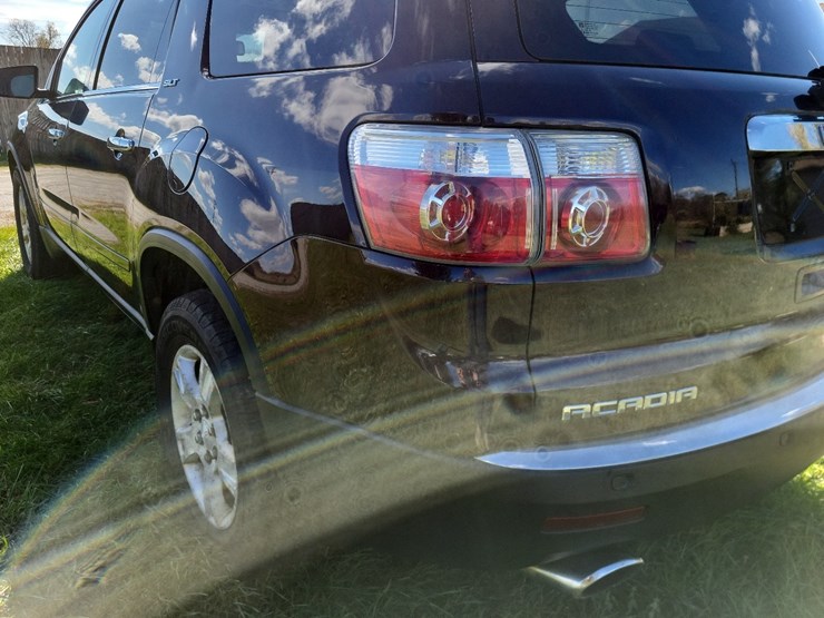 gmc-acadia-slt-image-19