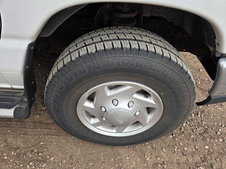 2012-ford-e350-image-23