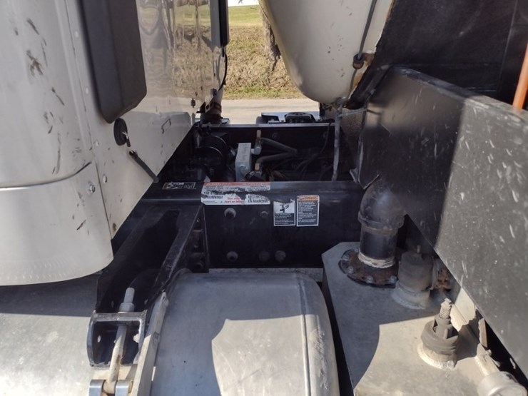 peterbilt-567-image-33