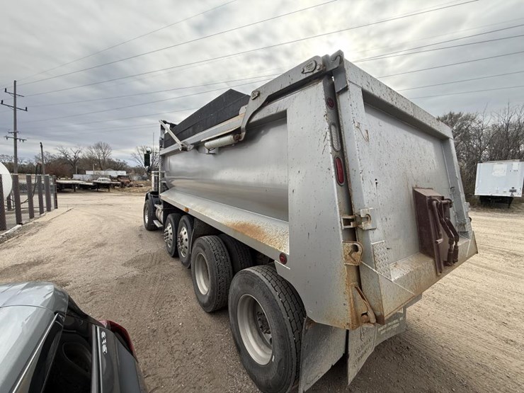 2014-kenworth-t800-image-4