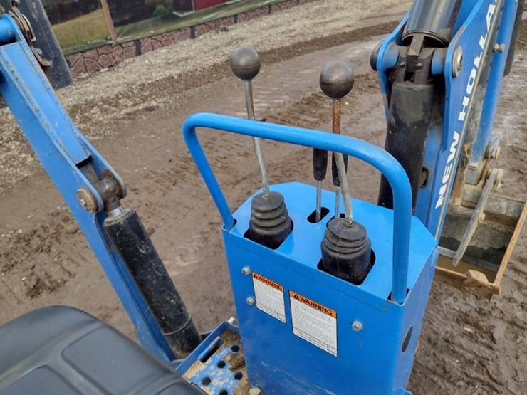 new-holland-boomer-37-image-22