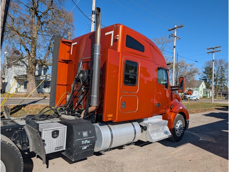 2017-kenworth-t680-image-4