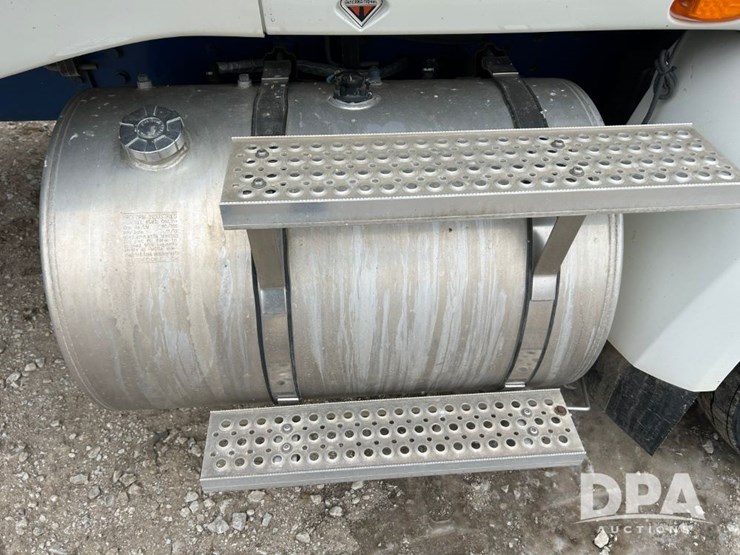 international-prostar-image-51