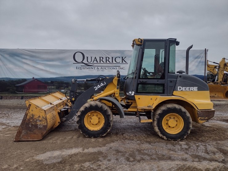 deere-244j-image-1