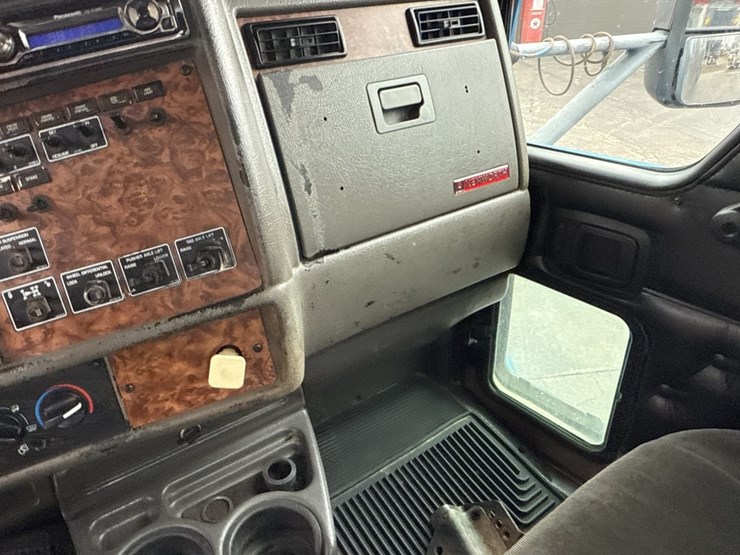 kenworth-t600-image-42