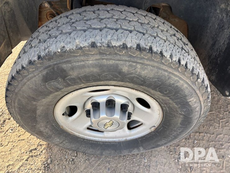 2010-chevrolet-silverado-2500hd-image-21