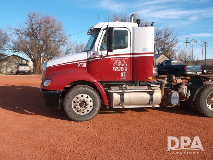 2007-freightliner-columbia-112-image-5