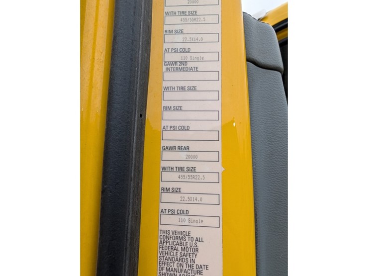 2020-kenworth-t880-image-30